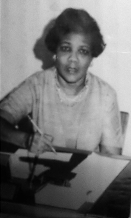 Soror Aster Lee Henderson	1943 – 1944